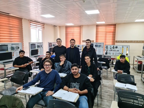 Üniversite–Sanayi İş Birliği Öğrenci Uygulamalarıyla Güçleniyor 5