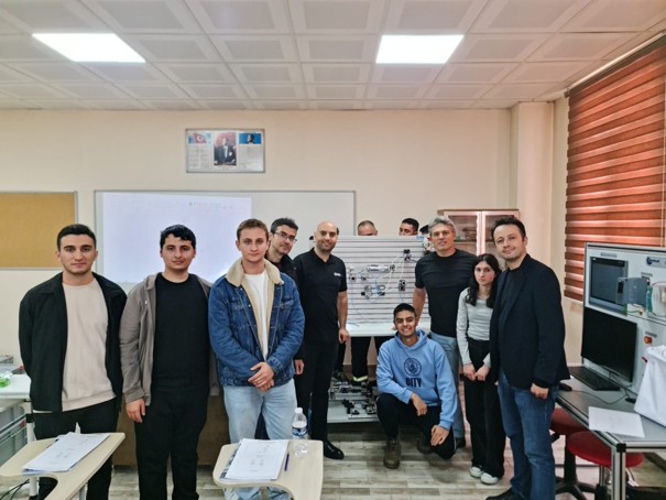 Üniversite–Sanayi İş Birliği Öğrenci Uygulamalarıyla Güçleniyor