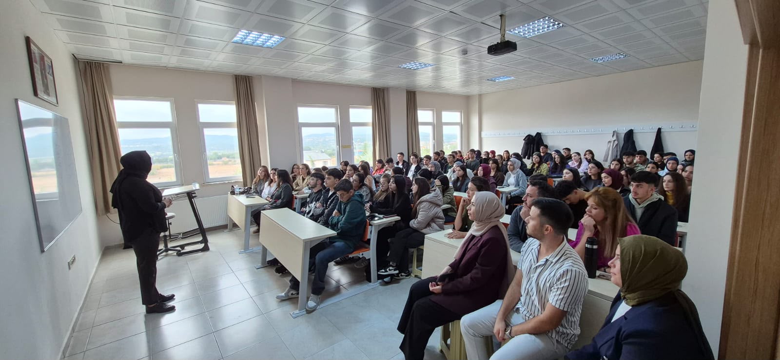 İvrindi SHMYO’da 2026-2027 Eğitim-Öğretim Yılı “Sağlıkta Kariyer” Açılış Dersi Gerçekleştirildi 3