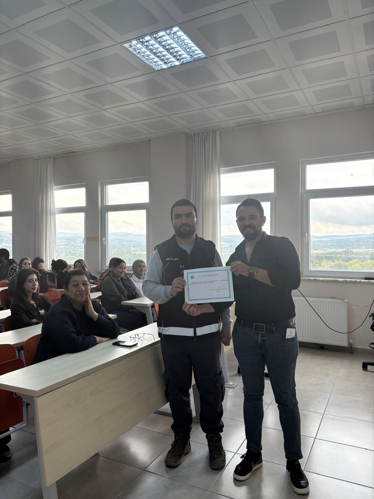 Bağımlılıkla Mücadele Konusunda Farkındalık Oluşturmak Amacıyla Öğrencilerimize Balıkesir Narkotik Şube Tarafından Eğitim Gerçekleştirilmiştir. 