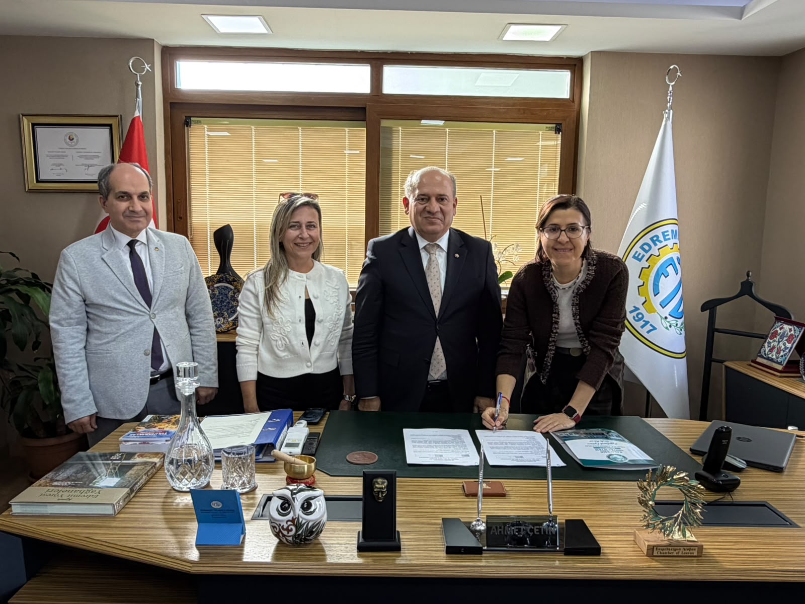 Edremit Meslek Yüksekokulu ile Edremit Ticaret Odası Arasında 3+1 İşletmede Mesleki Eğitim İş Birliği Protokolü İmzalandı 3