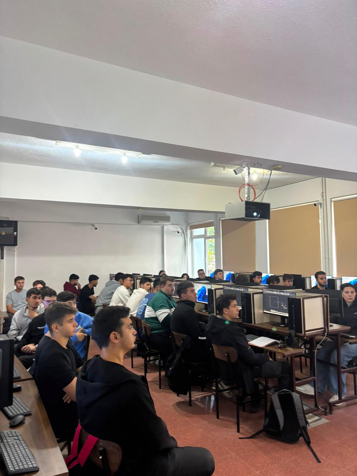 Mekatronik Programı Birinci Sınıf Öğrencilerine Yönelik Oryantasyon Eğitimi Gerçekleştirildi 3