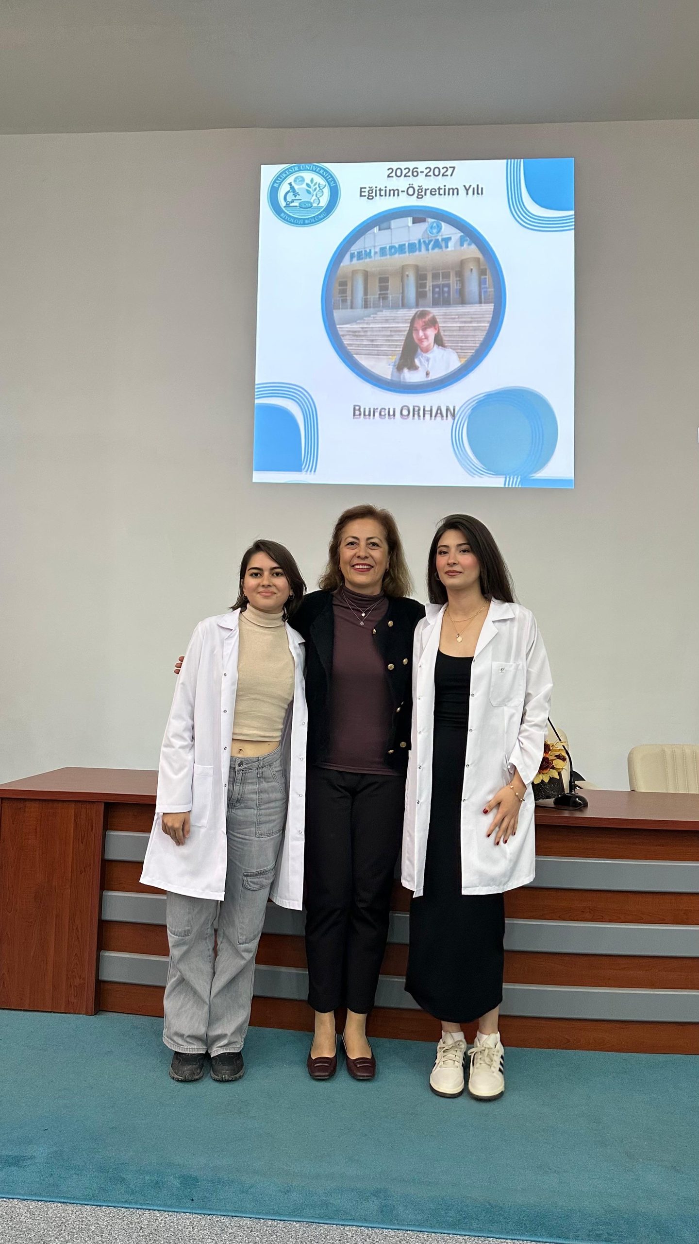 Bölümümüzde 1. Sınıf Öğrencileri için Önlük Giyme Töreni ve Oryantasyon Programı Yapıldı 11