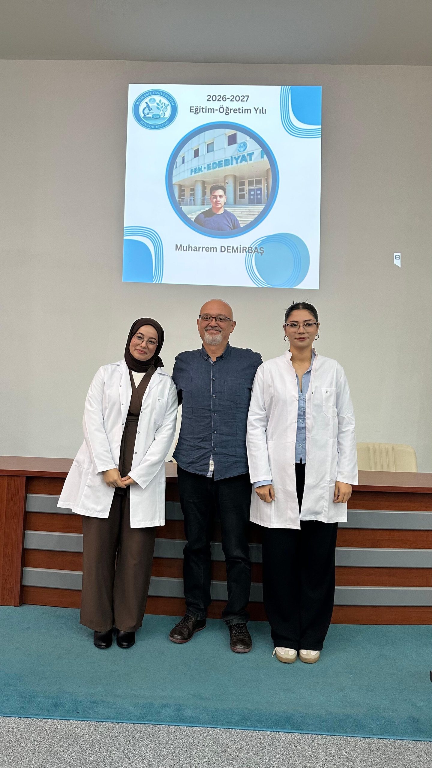 Bölümümüzde 1. Sınıf Öğrencileri için Önlük Giyme Töreni ve Oryantasyon Programı Yapıldı 8