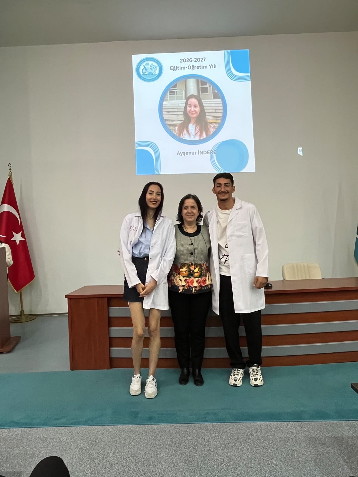 Bölümümüzde 1. Sınıf Öğrencileri için Önlük Giyme Töreni ve Oryantasyon Programı Yapıldı 7