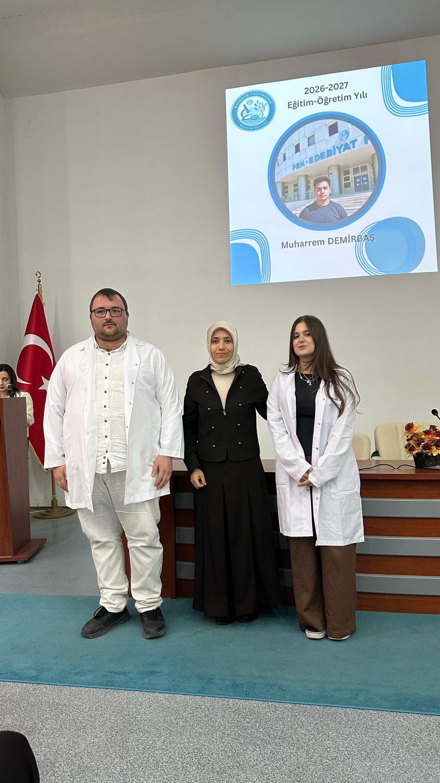 Bölümümüzde 1. Sınıf Öğrencileri için Önlük Giyme Töreni ve Oryantasyon Programı Yapıldı 16