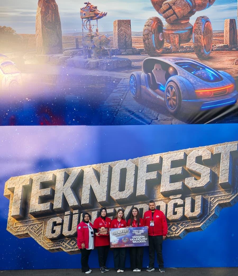 BAÜN’den TEKNOFEST’te Yeni Başarı: Geleceğin Mimarlarına Sahne Tasarımlarıyla 3.lük Ödülü 5