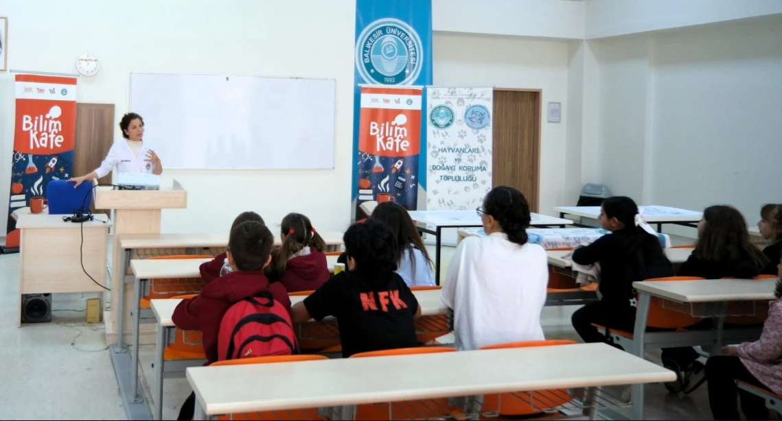 Bilim Kafe’de Minik Hayvanseverler Veteriner Hekimliği Yakından Tanıdı 4