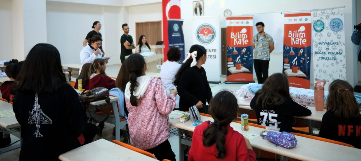 Bilim Kafe’de Minik Hayvanseverler Veteriner Hekimliği Yakından Tanıdı 13
