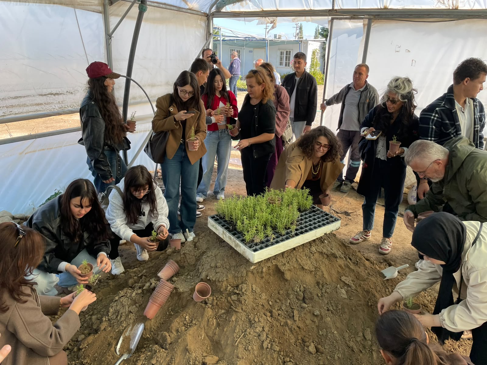 Tıbbi ve Aromatik Bitkiler Programı Öğrencilerimiz Teknik Gezi Gerçekleştirdi 3