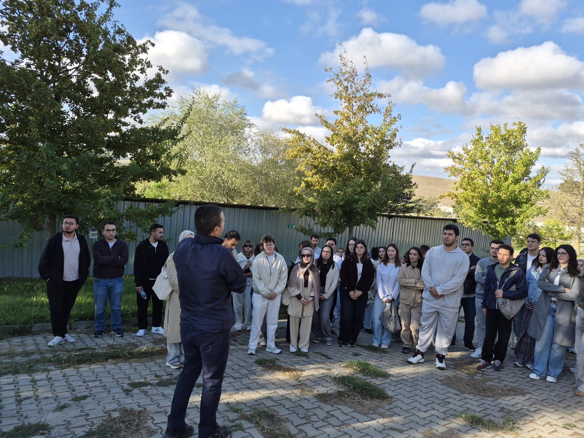 Teoriden Sahaya: Arı Hastalıkları Dersi Kapsamında Teknik Gezi Düzenlendi 3