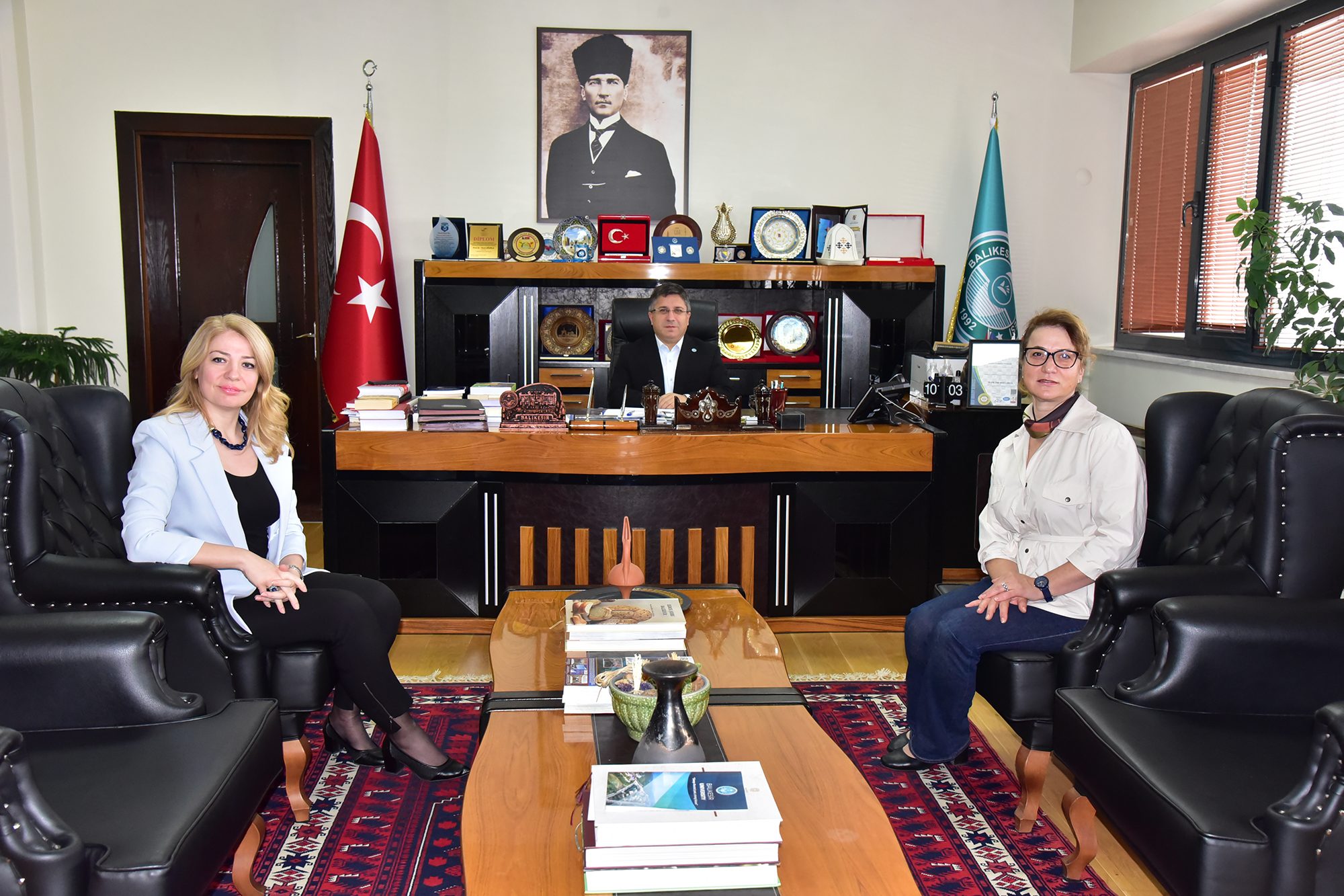 Türkiye Kent Konseyleri Birliği Başkanı ve Balıkesir Kent Konseyi Başkanı Özden’den Rektör Oğurlu’ya Ziyaret