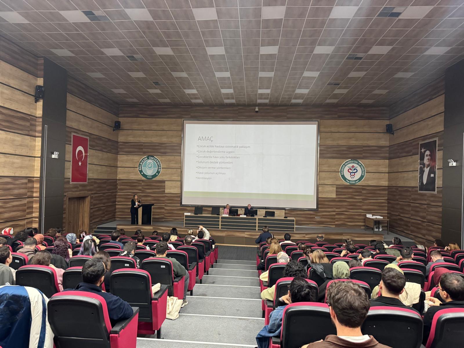 Fakültemizde 3. Pediatrik Acil Hastalıkları Sempozyumu Gerçekleştirildi 12