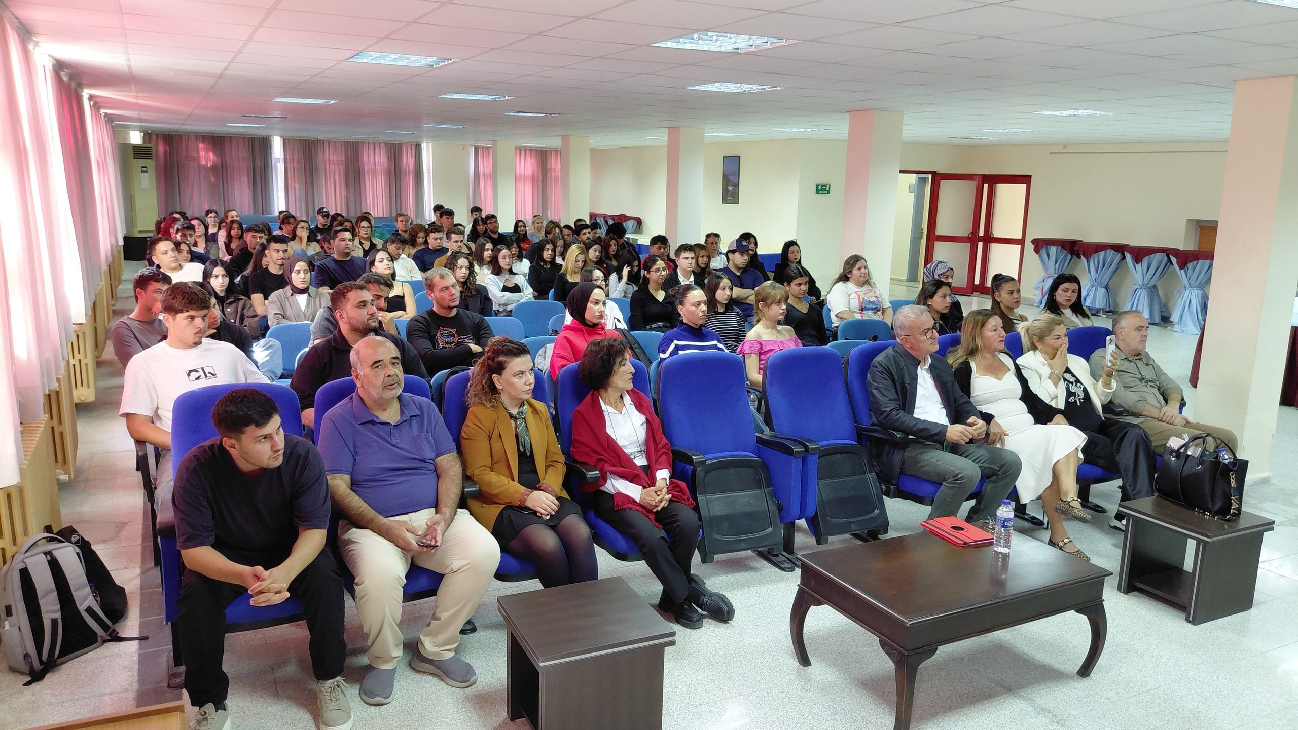 Ayvalık Meslek Yüksekokulu’nda "Açılış Dersi" Ayvalık Ticaret Odası’ndan 6