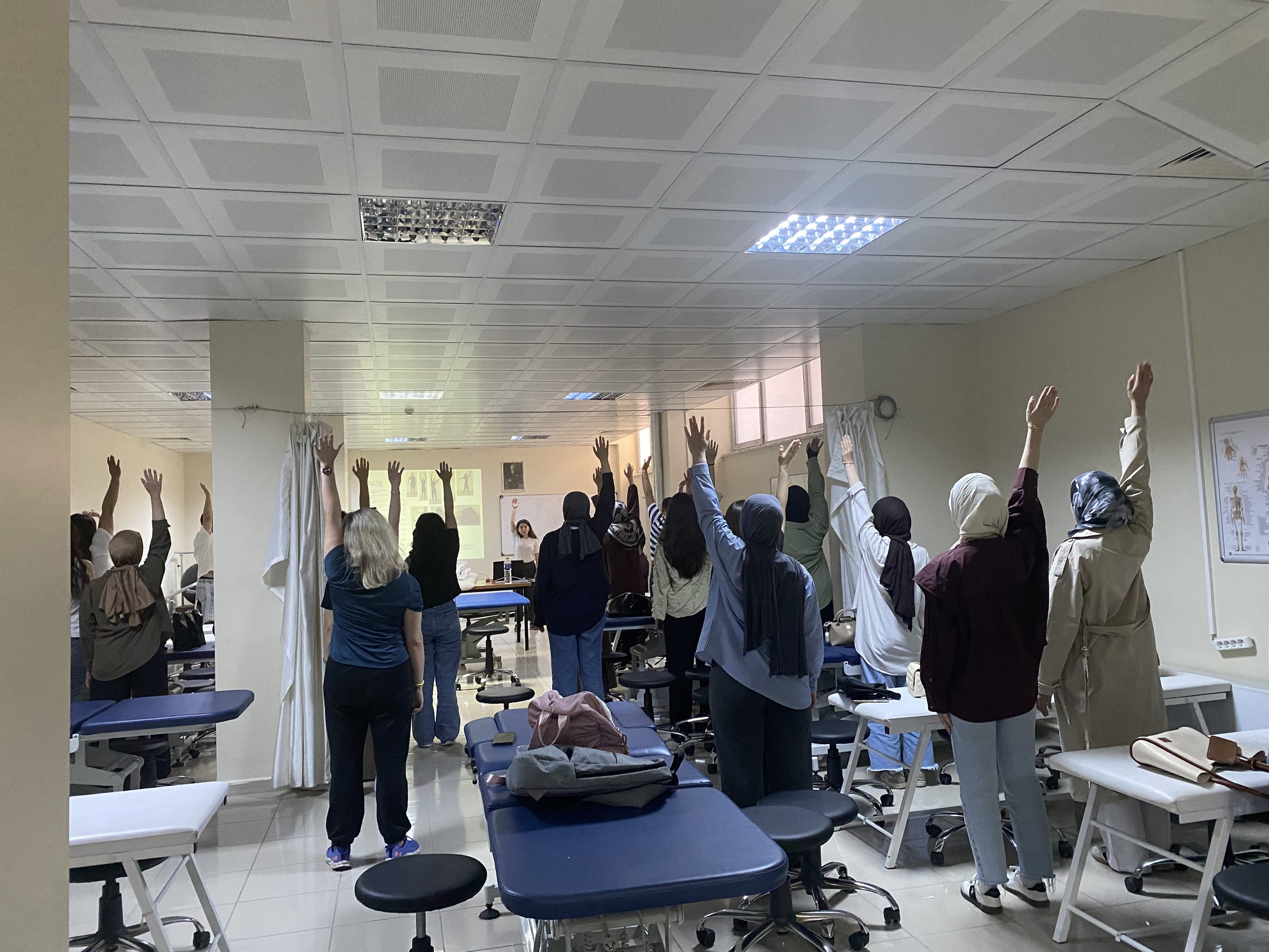 Alternatif Tedaviler Dersi Kapsamında Uzmanlık Alanlarına Yönelik Eğitimler Gerçekleştirildi 
