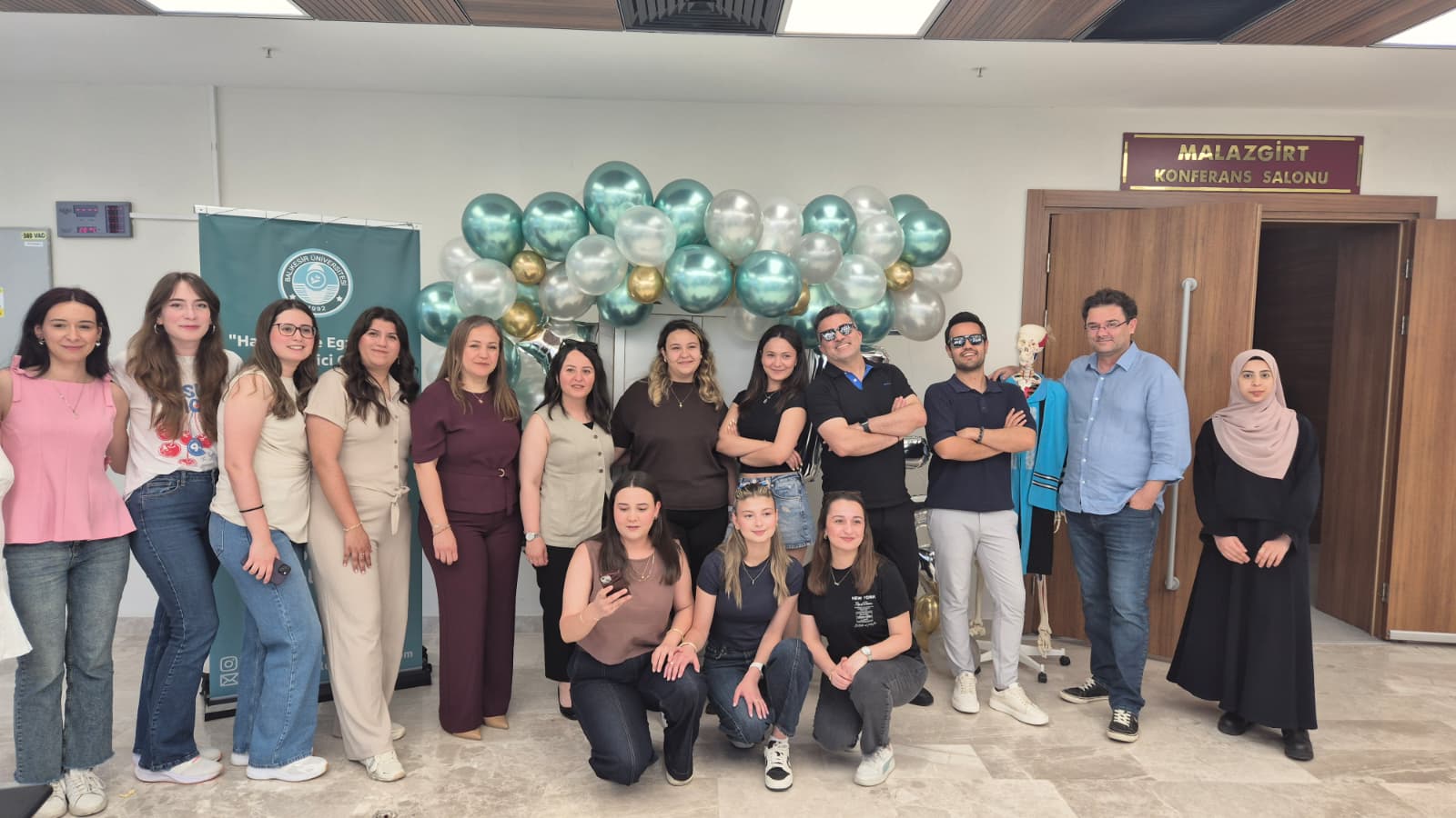 Fizyoterapi ve Rehabilitasyon Bölümü Öğrencileri Arasında Geleneksel “End Feel” Töreni Gerçekleştirildi 