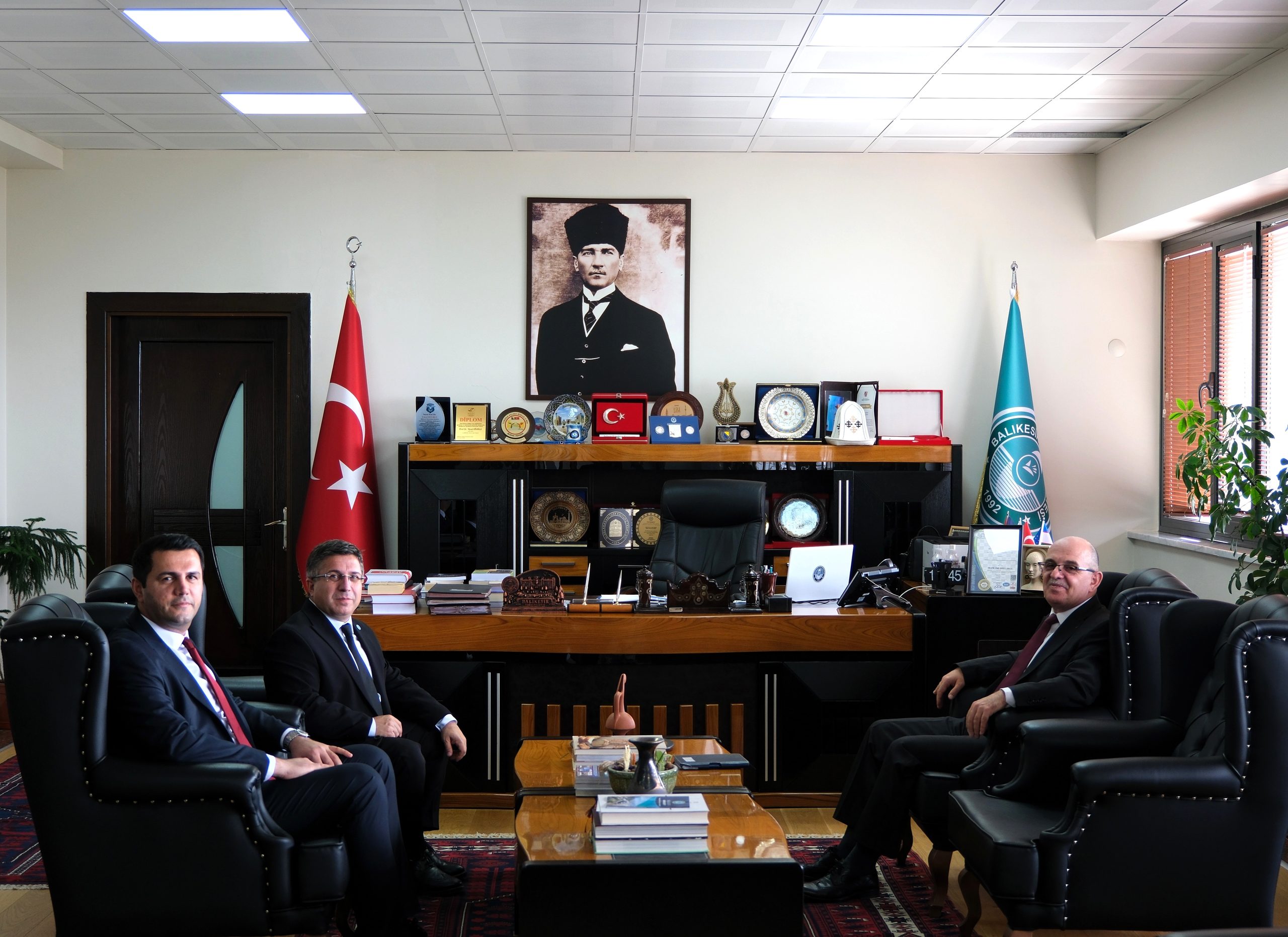 MEB Başmüfettişi Levent Kılıç ve Bakanlık Müfettişi Abdurrahman Topal’dan Rektör Oğurlu’ya Ziyaret