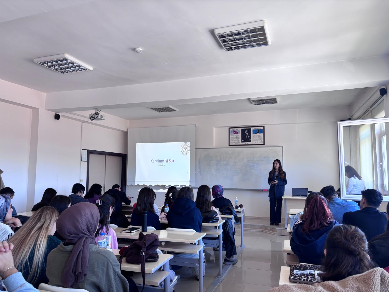 "Kendime İyi Bak" başlıklı söyleşi gerçekleştirildi.