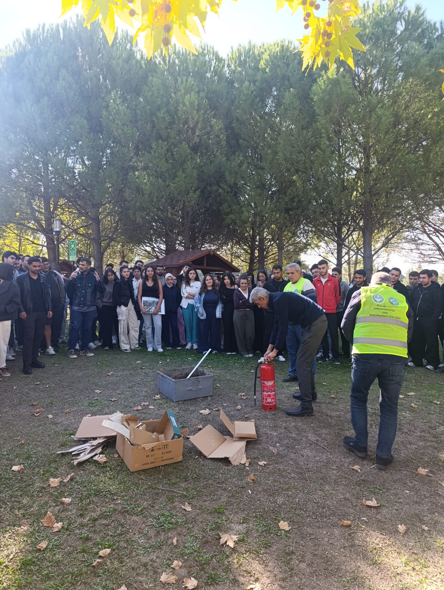 Fakültemizde Deprem Anı ve sonrası Yangın/Tahliye tatbikatı  3