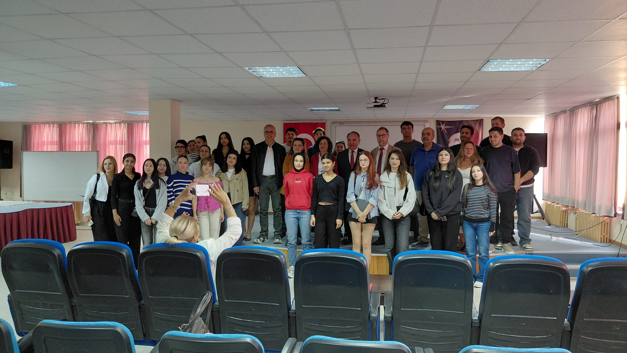 Ayvalık Meslek Yüksekokulu’nda “Açılış Dersi” Ayvalık Ticaret Odası’ndan