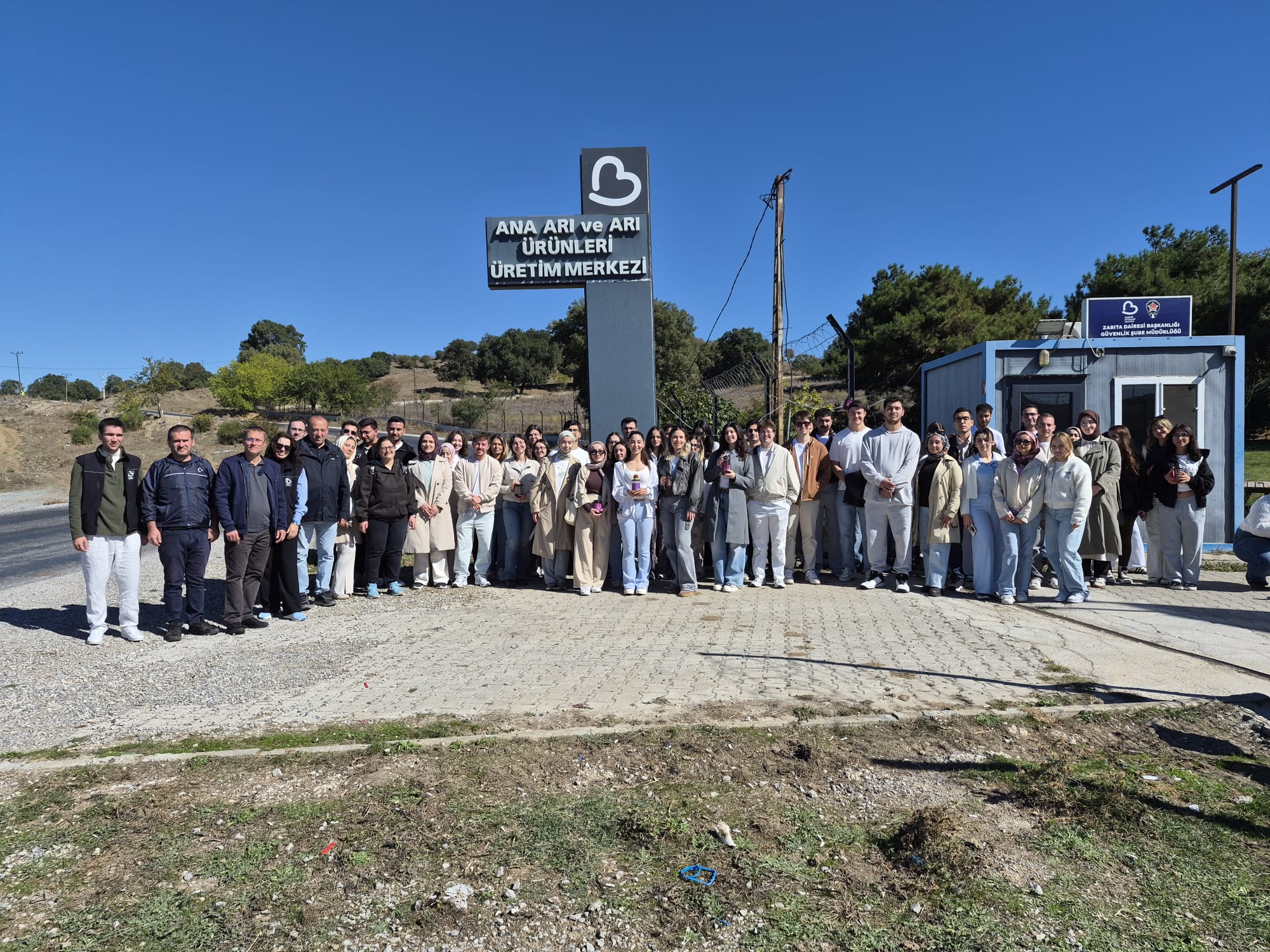 Teoriden Sahaya: Arı Hastalıkları Dersi Kapsamında Teknik Gezi Düzenlendi