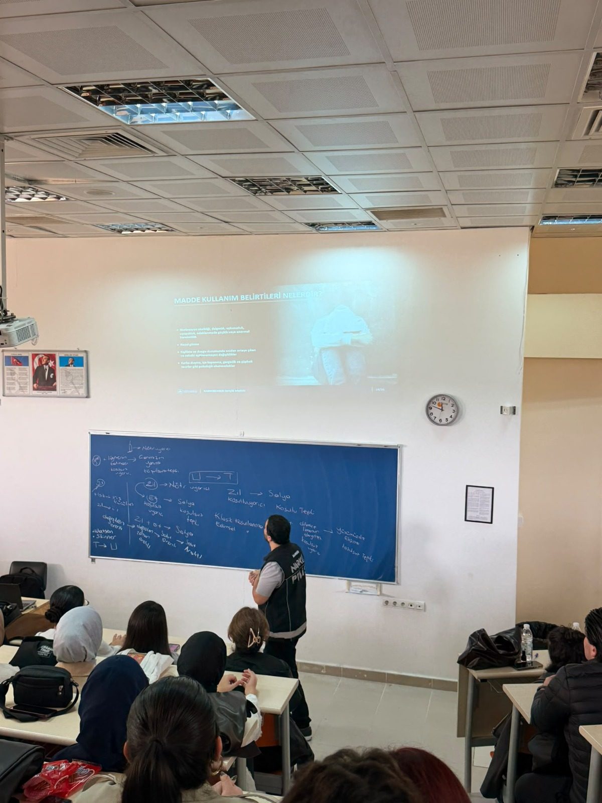 Balıkesir Meslek Yüksekokulunda "Narkorehber Gençlik Modülü" Projesi Kapsamında Bir Eğitim Semineri Düzenlendi 7