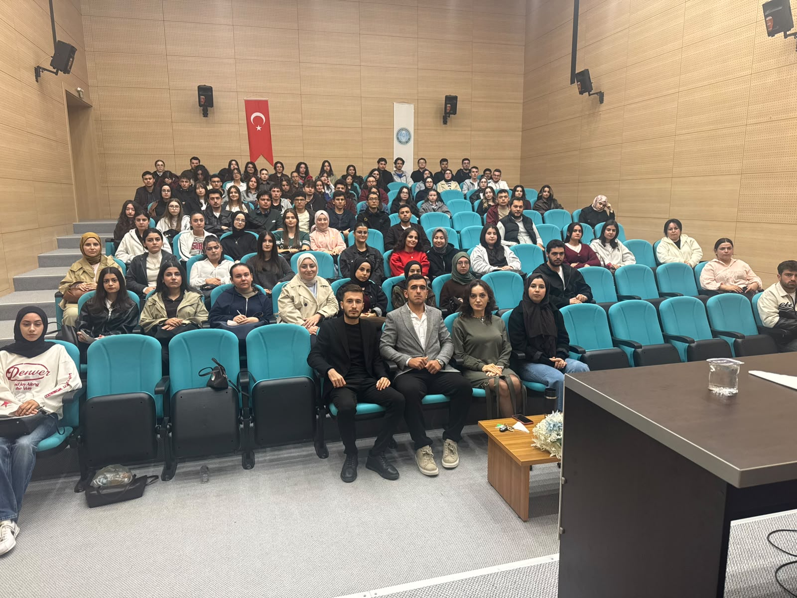 "Bazen öğrenmek; bir sahnede, bir karakterde ve tek bir cümlede saklıdır." sloganıyla Dezenformasyonla Mücadele Topluluğu Etkinliği 2