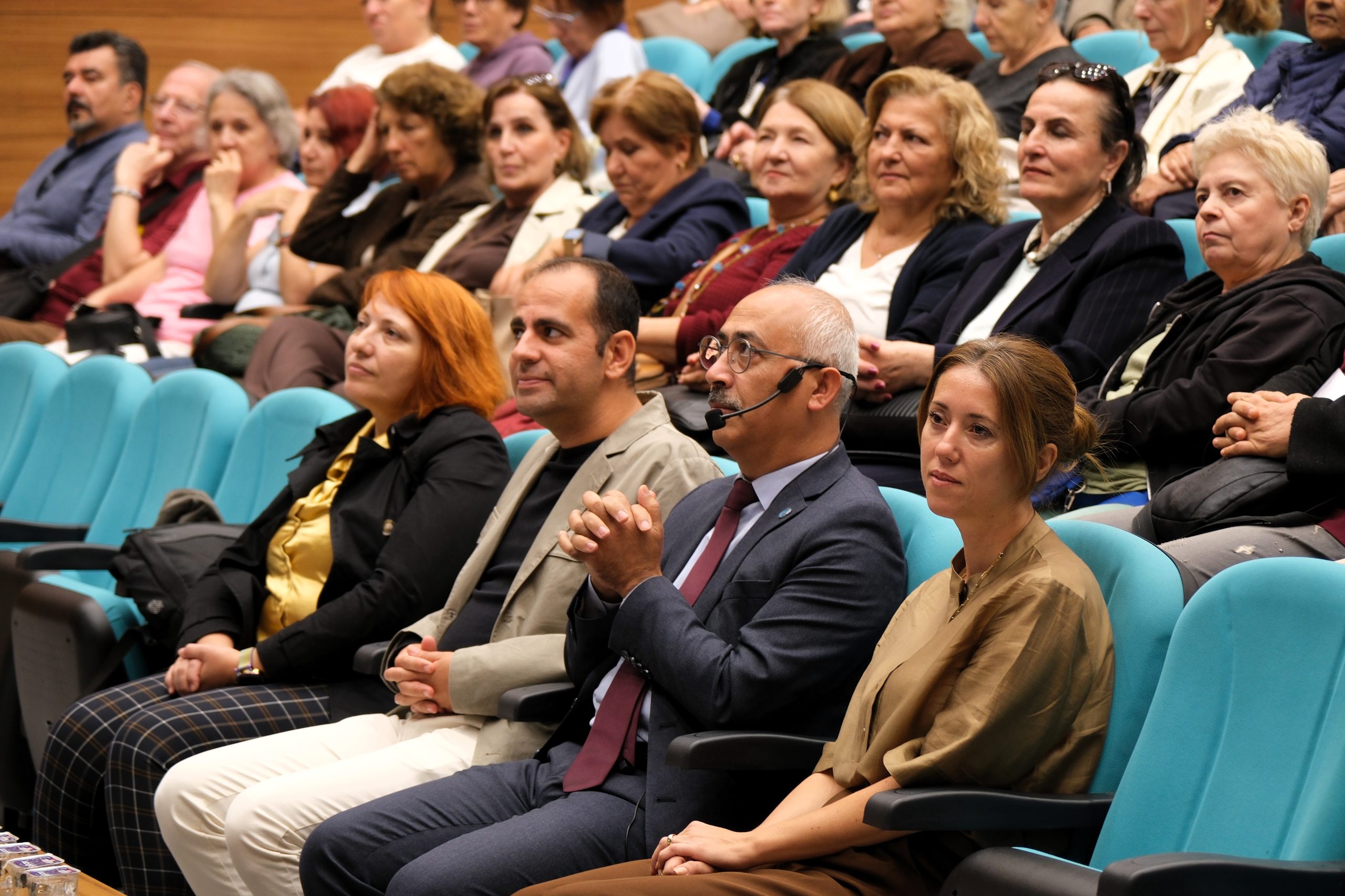 BAÜN Bilim Kafede Tıbbi Bitkilerin Bilinçli Kullanımına Dikkat Çekildi 3