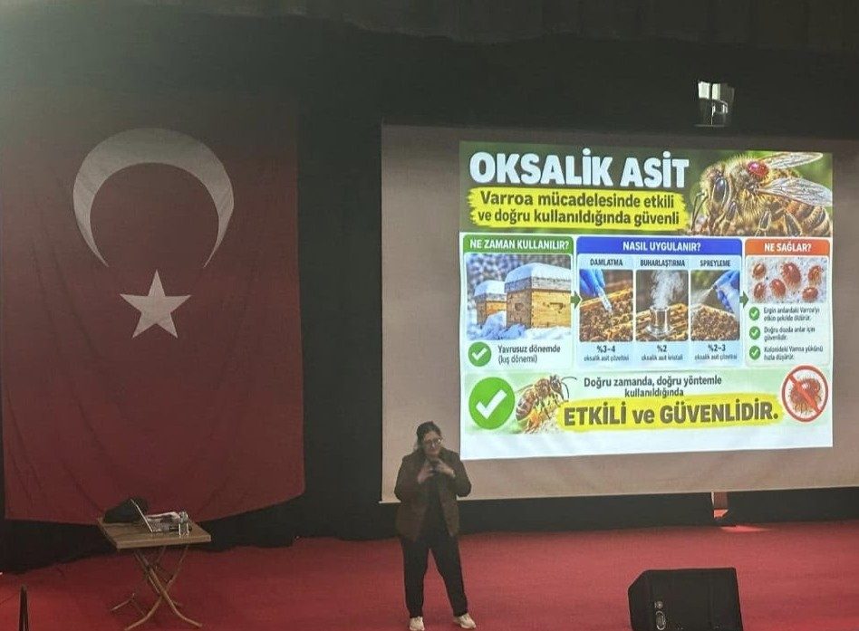 Öğretim Üyemiz Doç. Dr. Ayşe Ebru Borum, Türkiye Arıcılık Fuarı’na Davetli Konuşmacı Olarak Katıldı