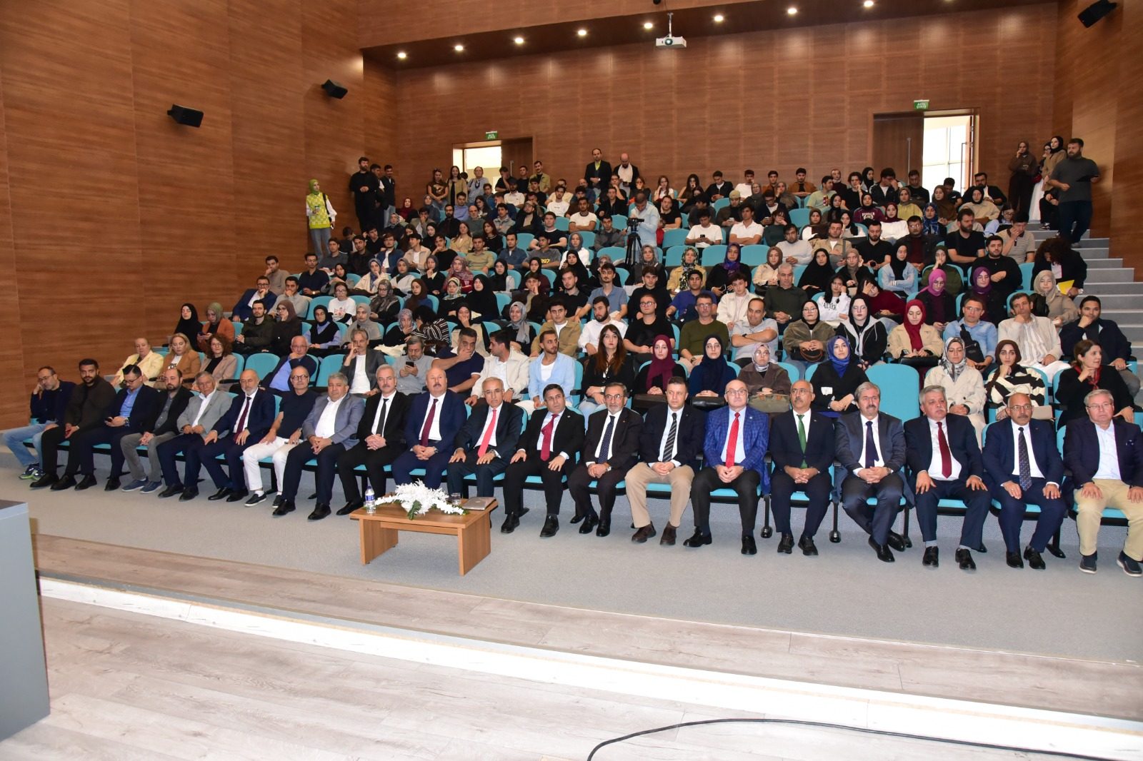 FAKÜLTEMİZİN AKADEMİK AÇILIŞ DERSİ  3