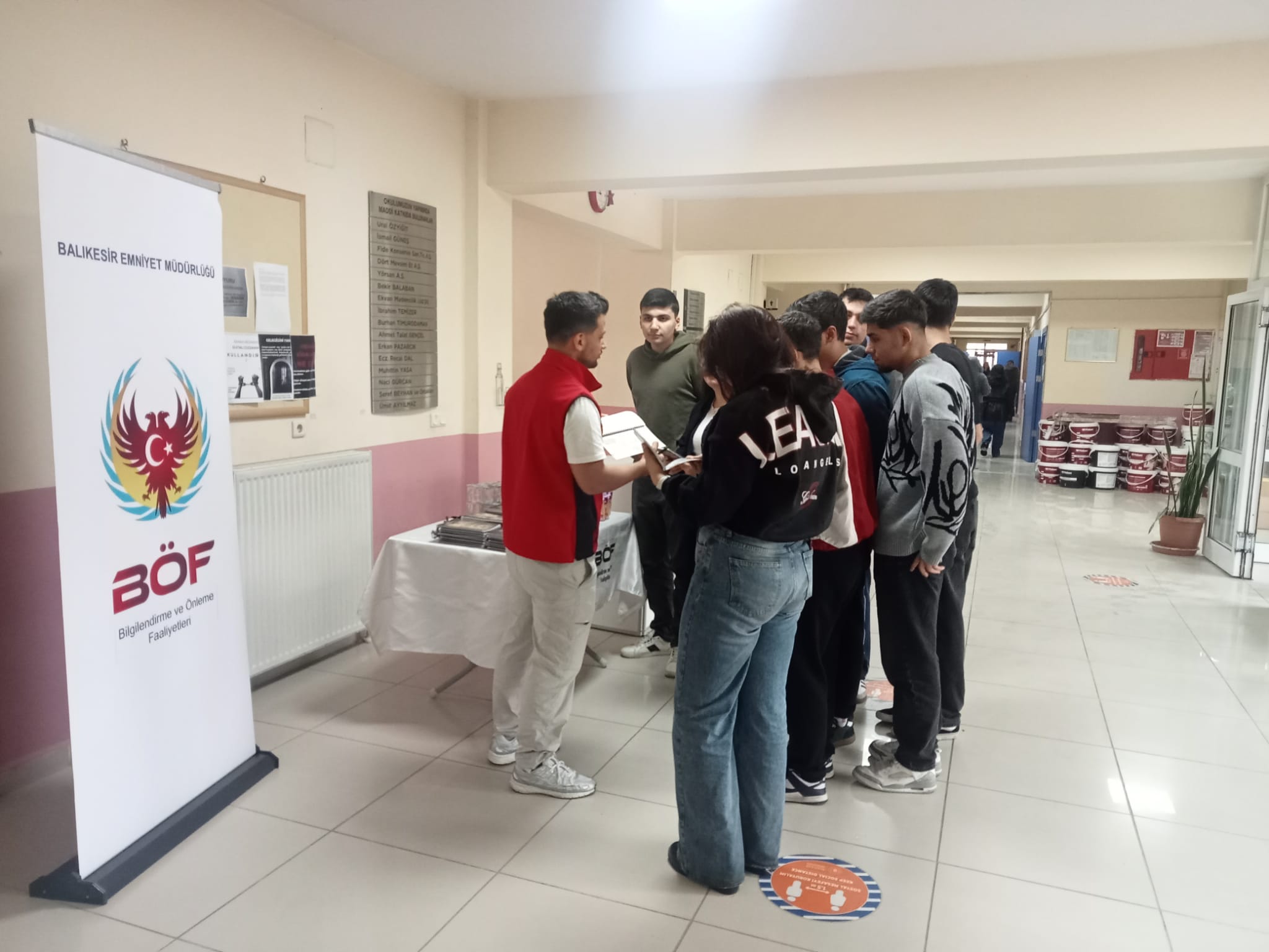 Yüksekokulumuzda BÖF Ekibinden "El Ele Güvenli Geleceğe" Projesi Kapsamında Bilgilendirme Standı  4