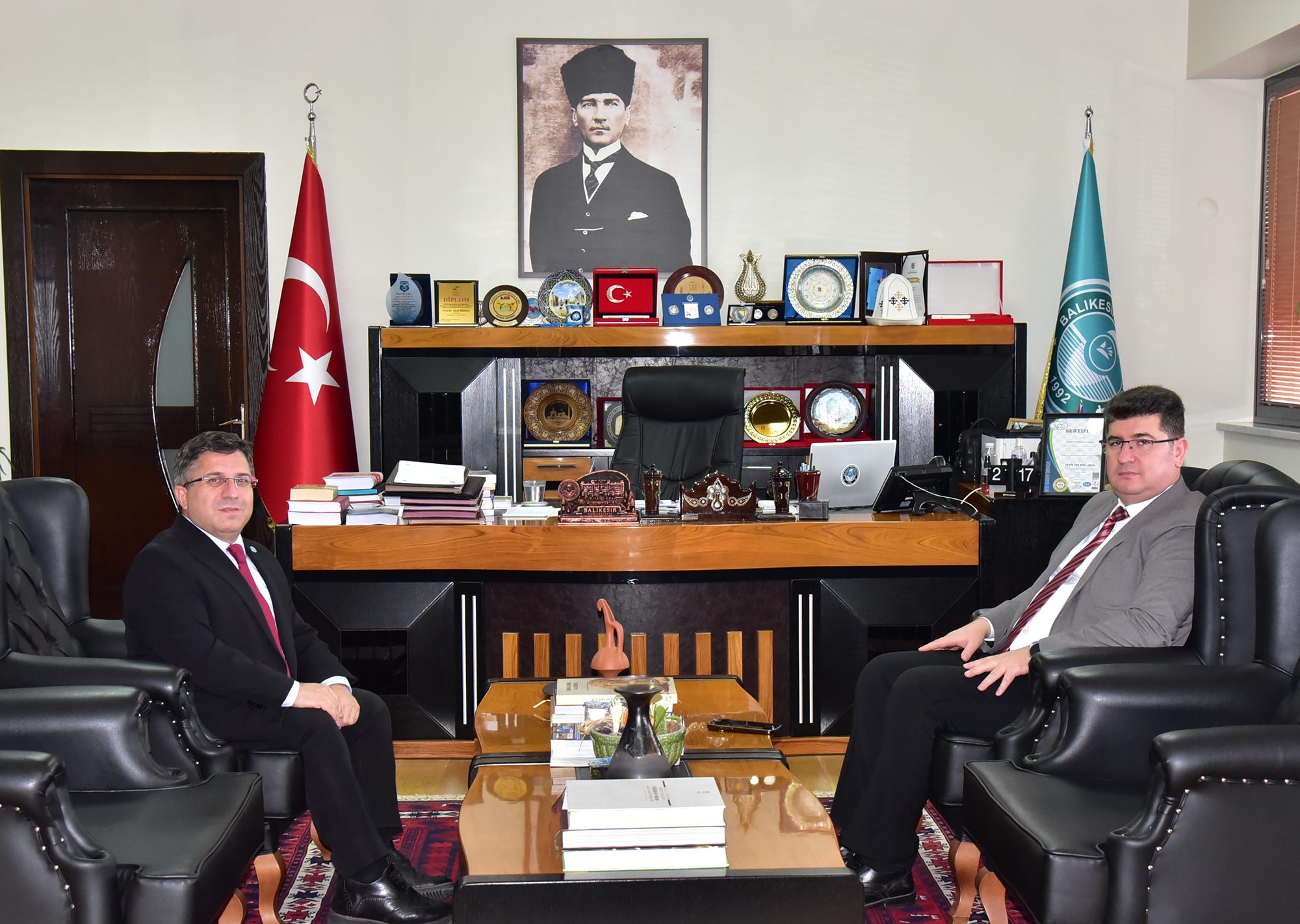 Karesi Kaymakamı Murat Büyükköse’den Rektör Oğurlu’ya Ziyaret