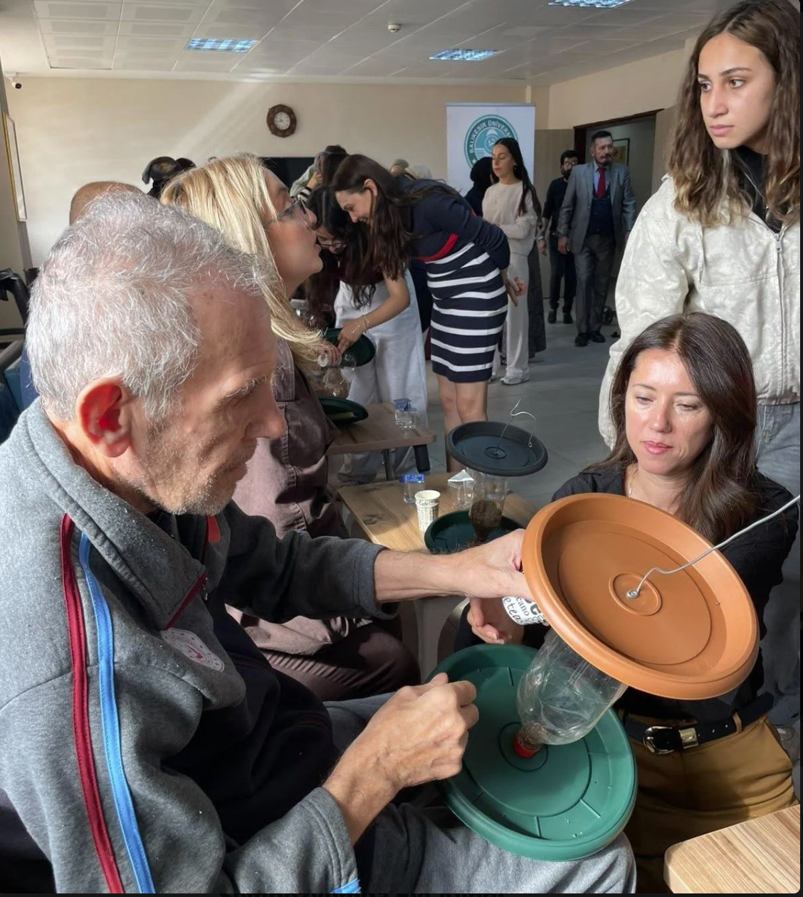 Balıkesir Üniversitesi Öğrencilerinden Huzurevi Sakinleriyle Anlamlı Etkinlik 3