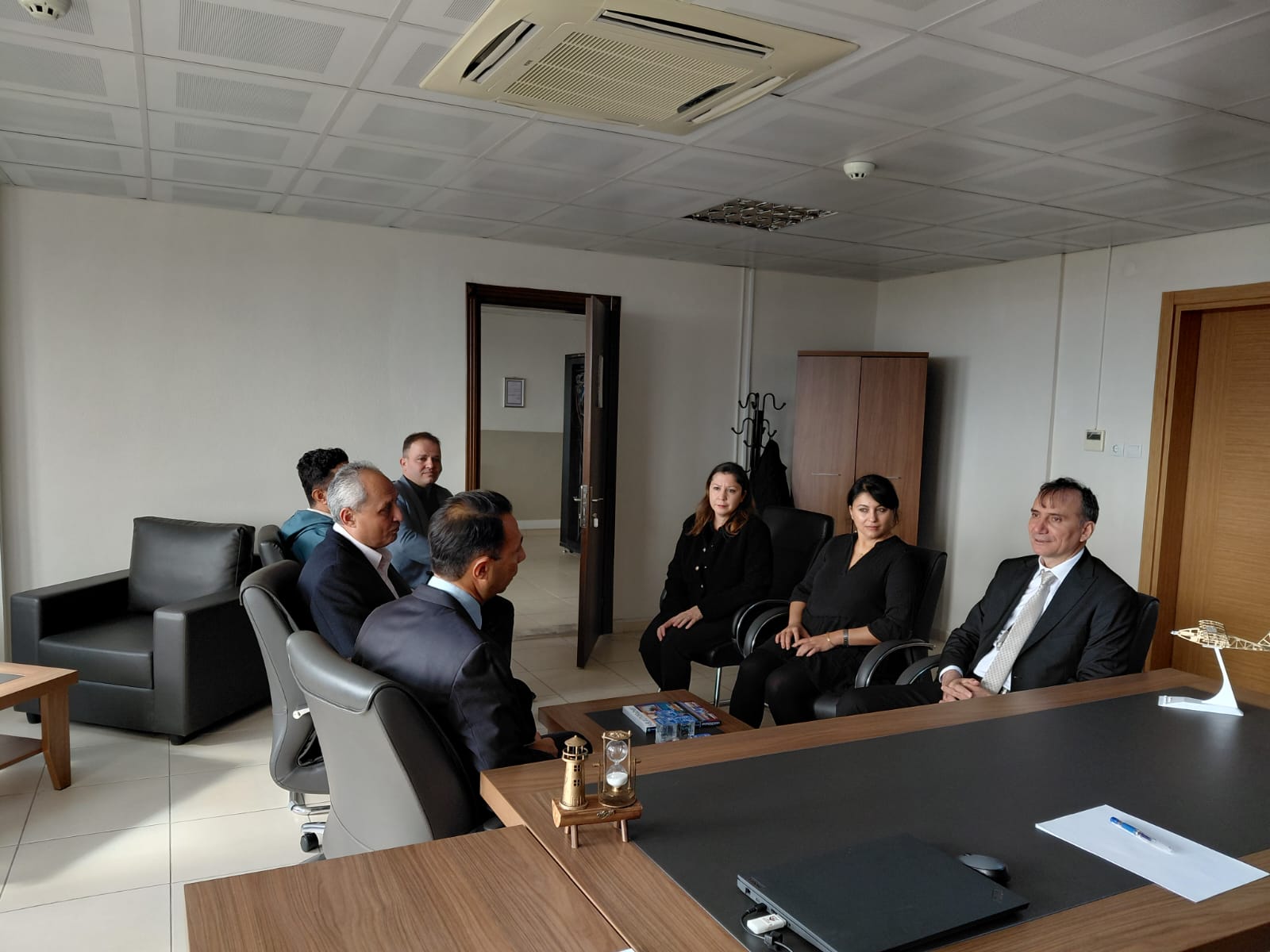 Edremit Kaymakamı Zafer Engin, Sivil Havacılık Yüksekokulunu Ziyaret Etti 1