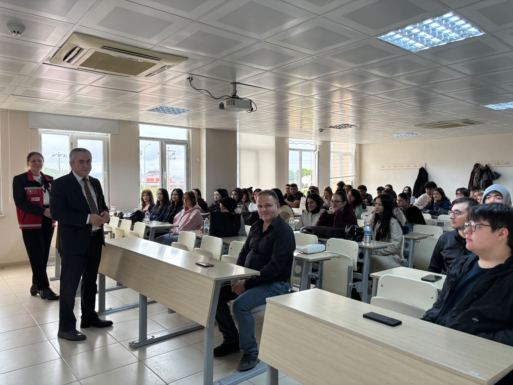 Yüksekokulumuzda Türkiye Bağımlılıkla Mücadele ve Aile Eğitim Programı Kapsamında Eğitim Gerçekleştirildi