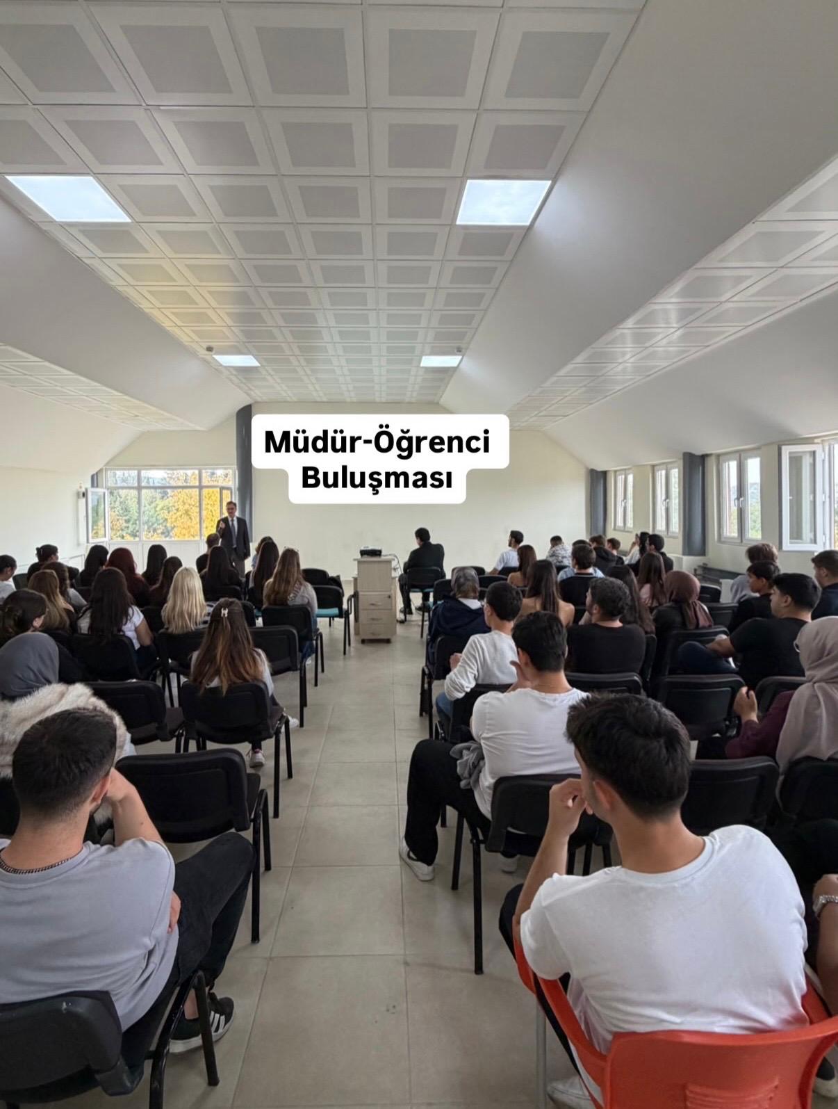 Kepsut Meslek Yüksekokulunda Müdür-Öğrenci Buluşması Gerçekleştirildi