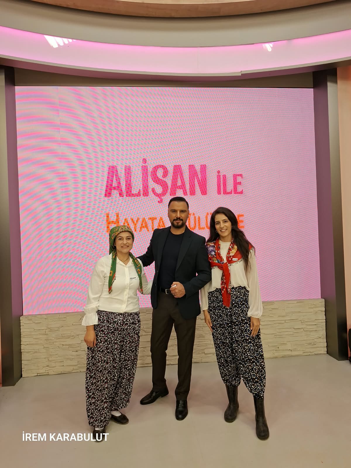 Mezunumuz İrem KARABULUT, Dünya Kadın Çiftçiler Günü’nde TRT 1’e Konuk Oldu 3