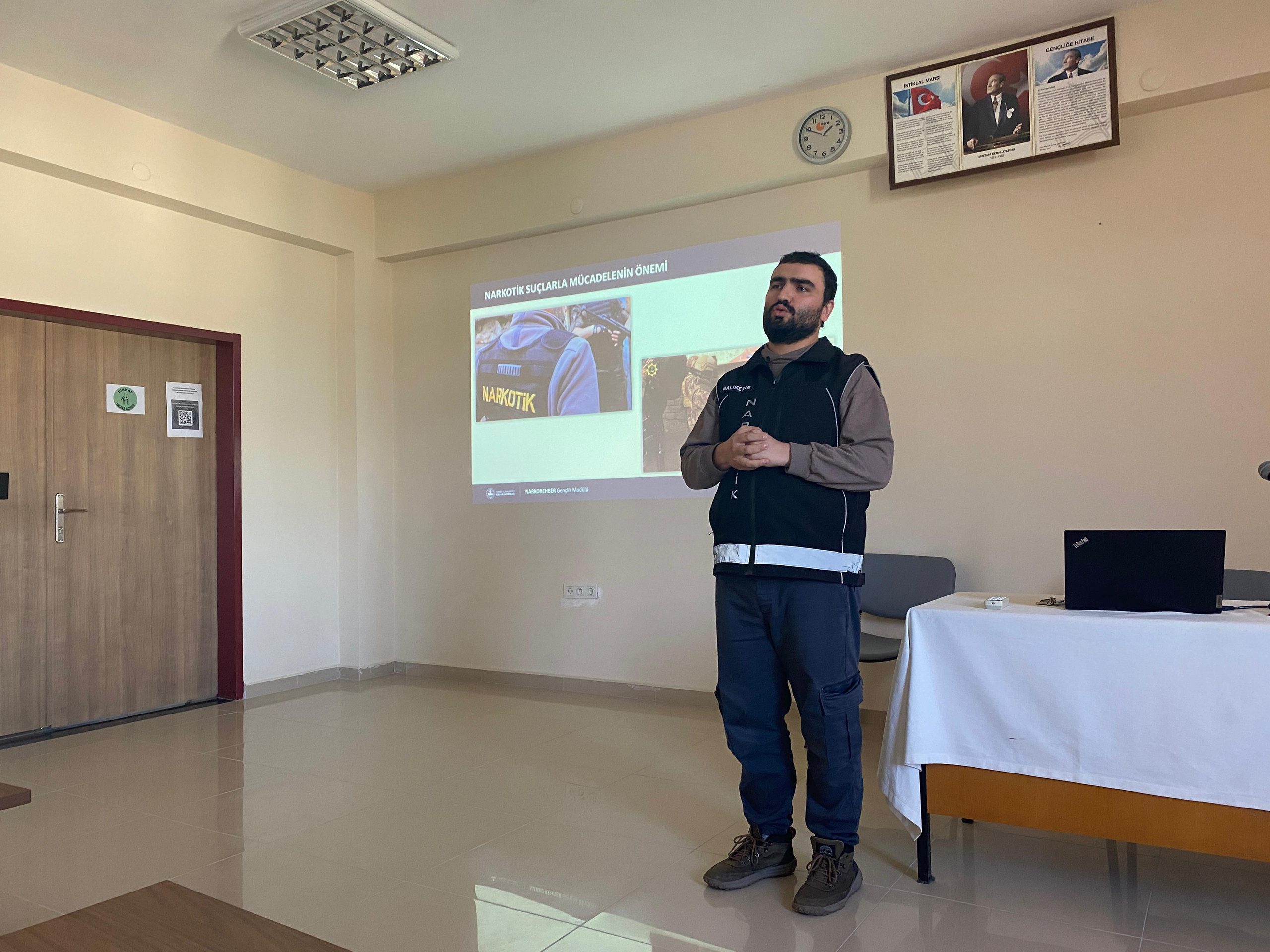Narkorehber Gençlik Modülü Kapsamında Meslek Yüksekokulumuzda Eğitim Semineri Düzenlendi 1