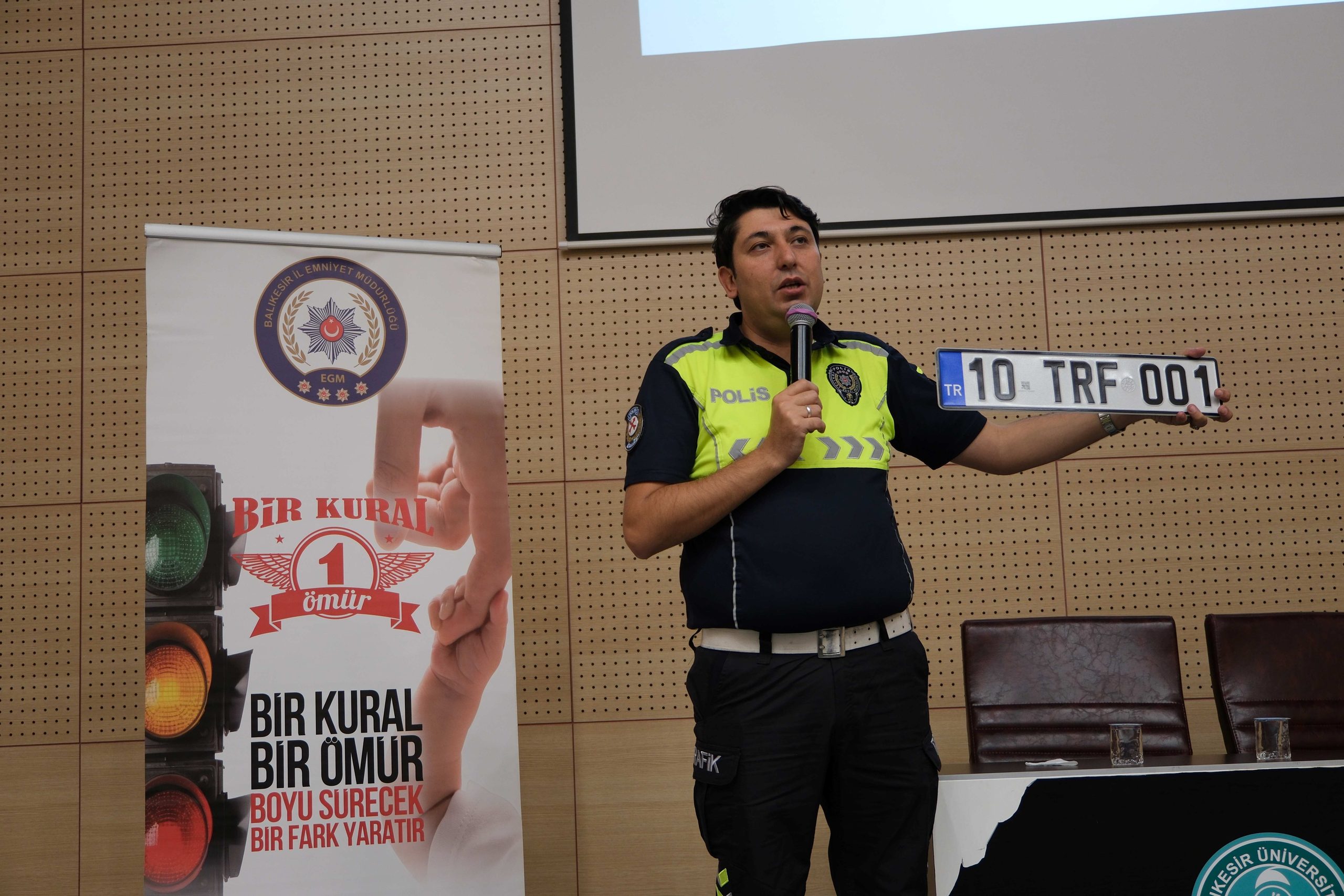 Üniversitemiz Personeline Karayolları Trafik Kanunu Değişikliği Hakkında Eğitim Verildi