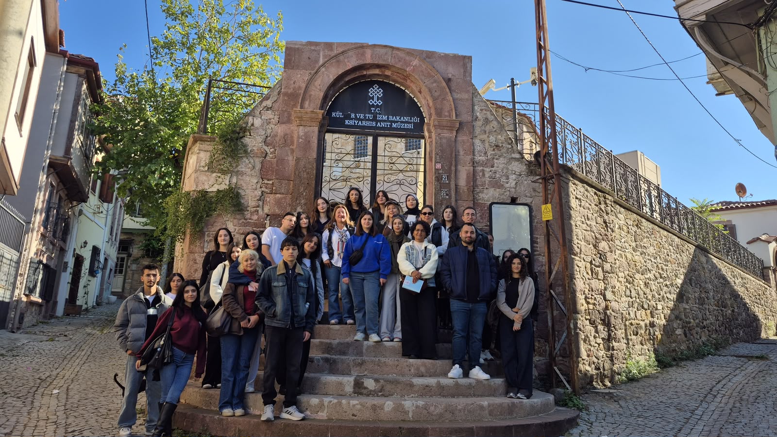 Balıkesir Üniversitesi Ayvalık Meslek Yüksekokulu Mimari Restorasyon Programı Öğrencilerinden Teknik Gezi