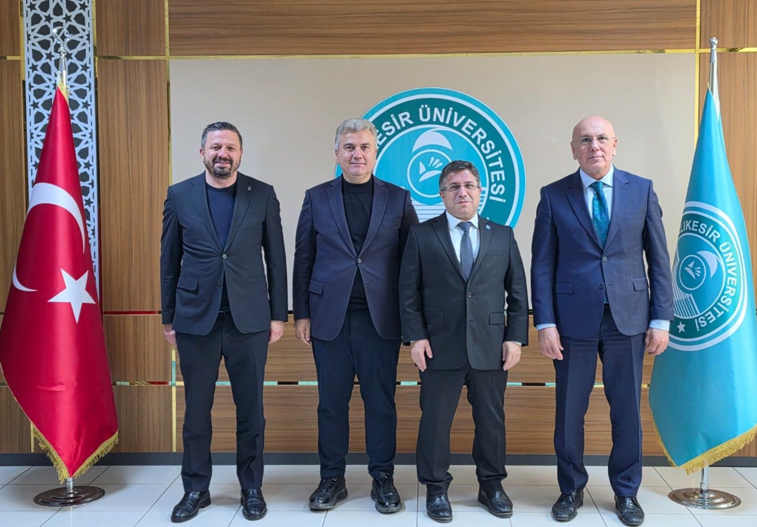 Balıkesir Milletvekillerinden ve AK Parti Balıkesir İl Başkanından Rektör Oğurlu’ya Ziyaret