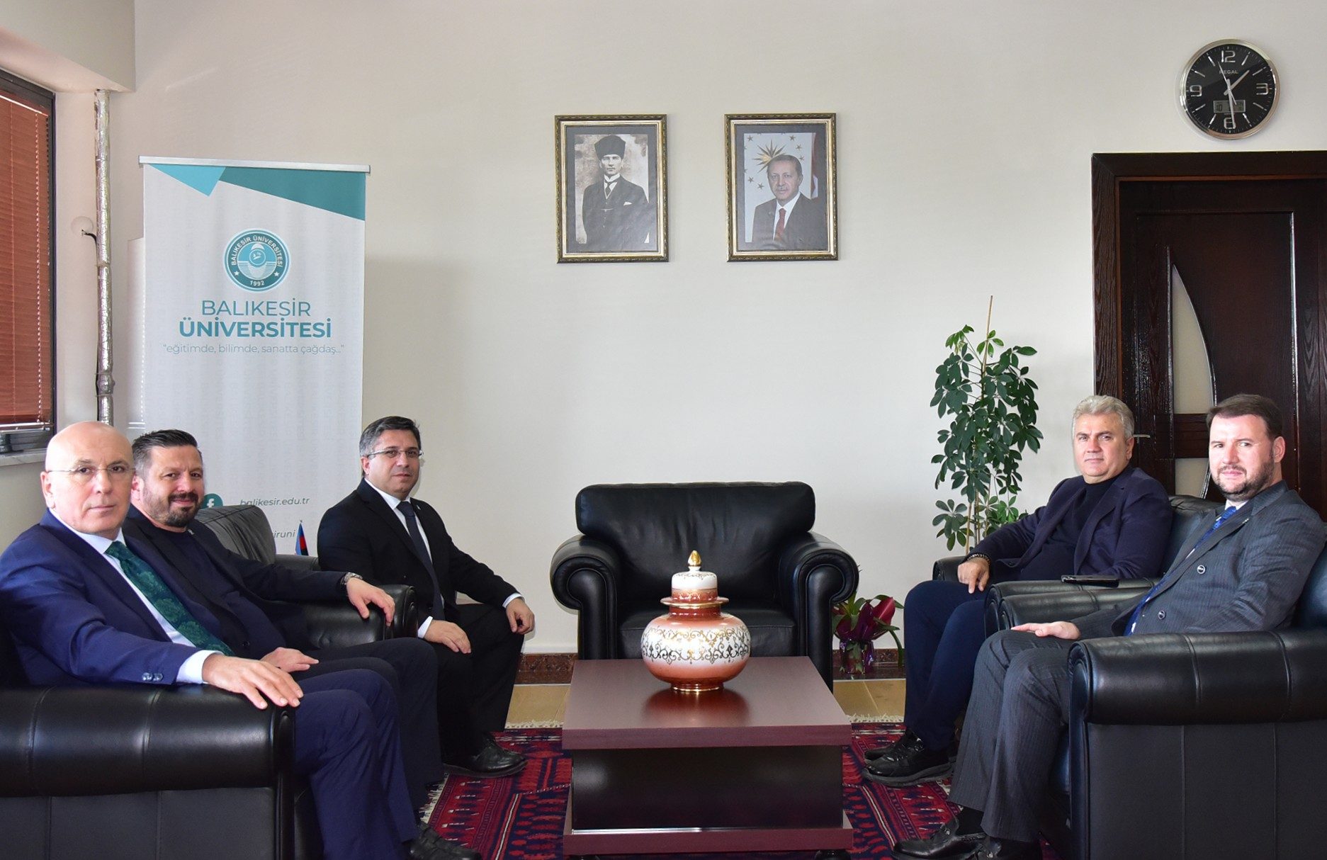 Balıkesir Milletvekillerinden ve AK Parti Balıkesir İl Başkanından Rektör Oğurlu’ya Ziyaret 3