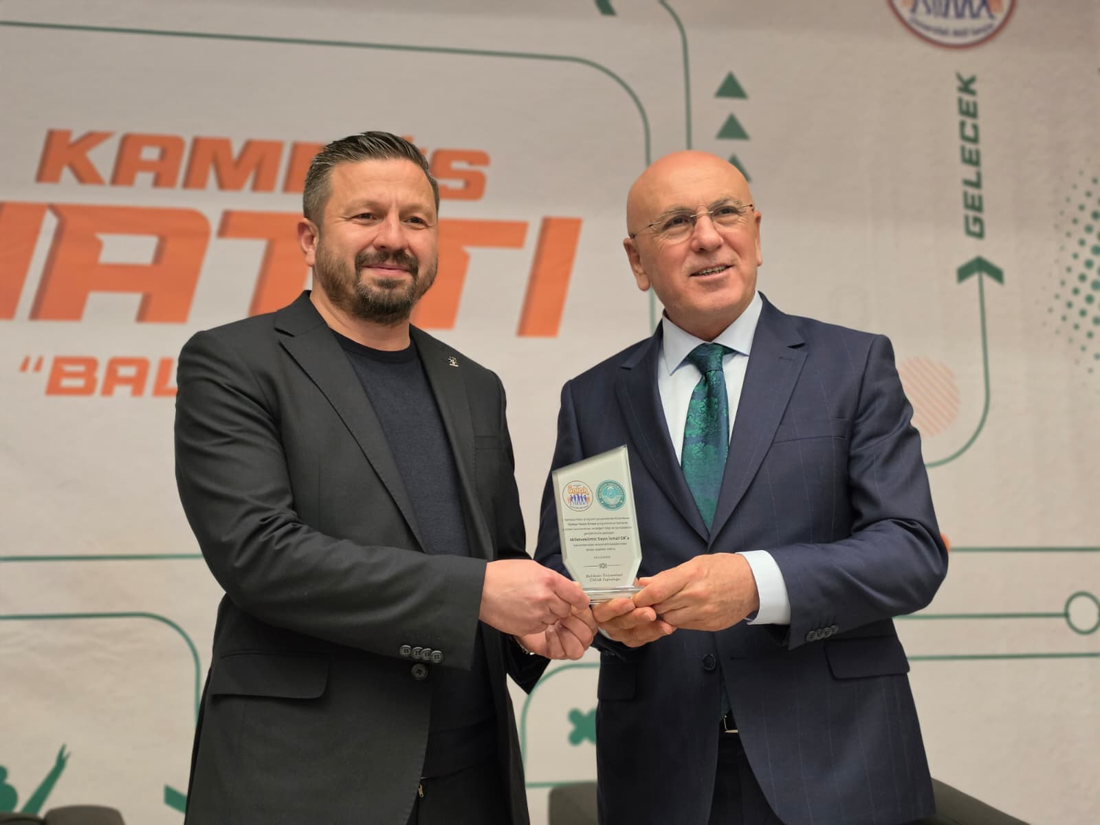 Balıkesir Üniversitesinde Türkiye Yüzyılı Zirvesi Düzenlendi 11