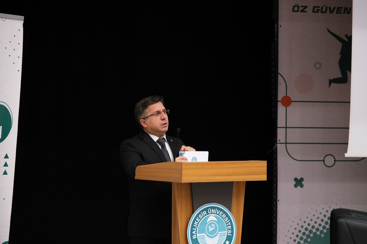 Balıkesir Üniversitesinde Türkiye Yüzyılı Zirvesi Düzenlendi 7