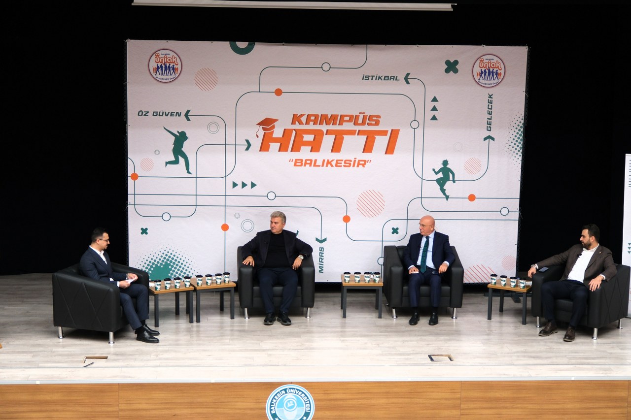 Balıkesir Üniversitesinde Türkiye Yüzyılı Zirvesi Düzenlendi