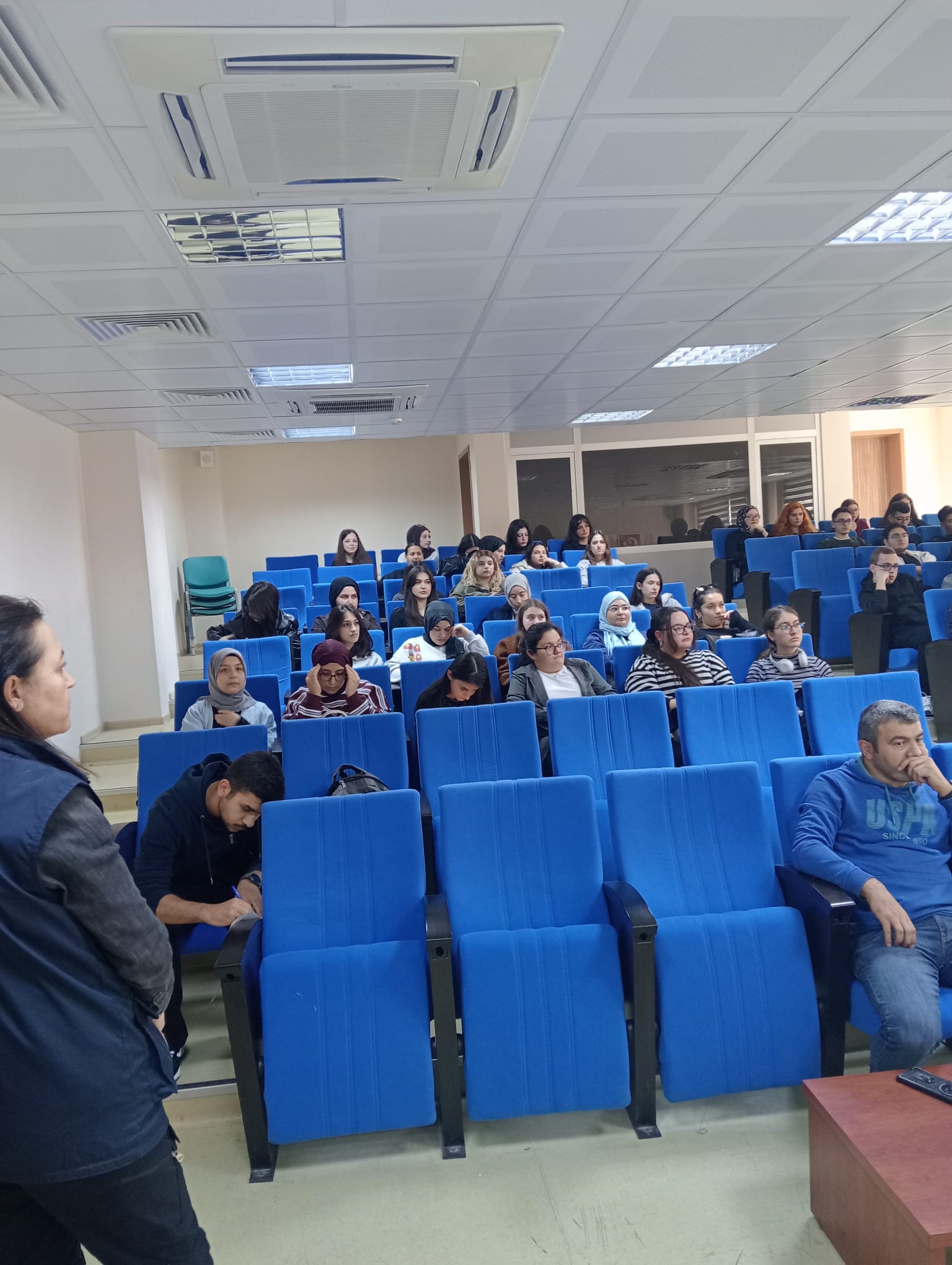 Fakültemizde Sanal Ortamda Bahis, Şans  Oyunları ve Kumarla Mücadele  Kapsamında Eğitim Verildi. 2