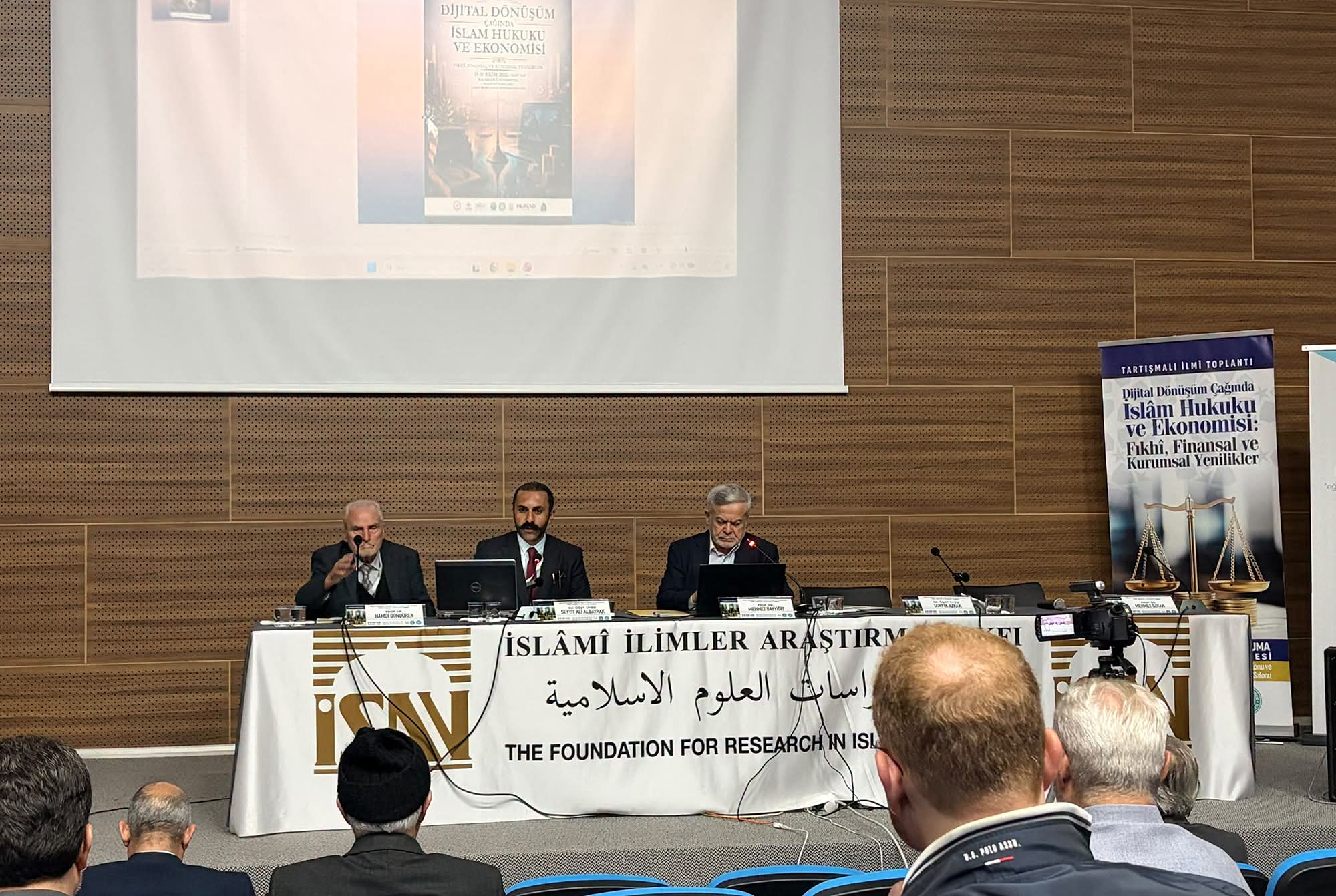 DİJİTAL DÖNÜŞÜM ÇAĞINDA İSLAM HUKUKU VE EKONOMİSİ ADLI İLMİ TOPLANTI YAPILDI 8