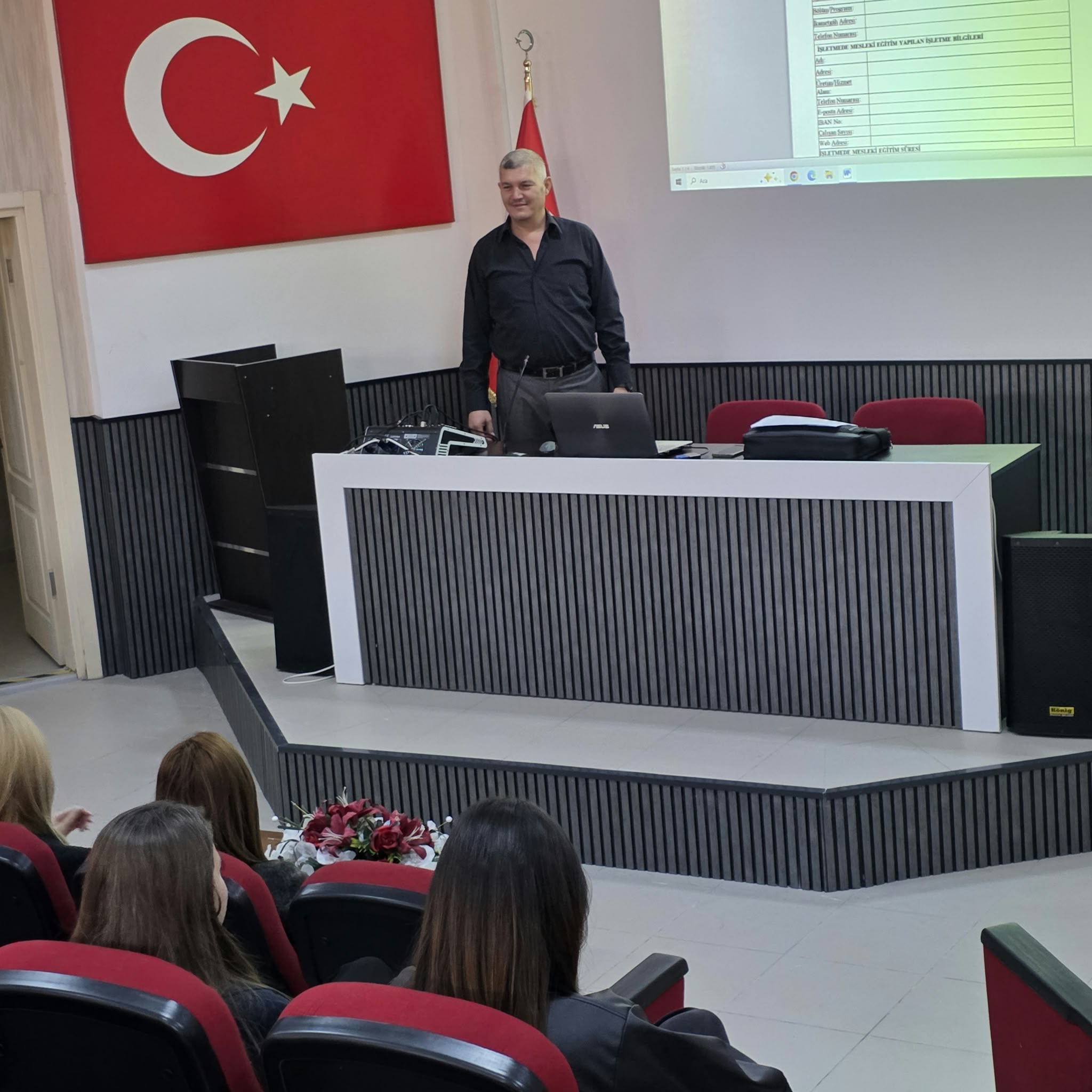 Lojistik Programı Öğrencilerine Yönelik İşletmede Mesleki Eğitim Bilgilendirme Toplantısı Gerçekleştirildi 3