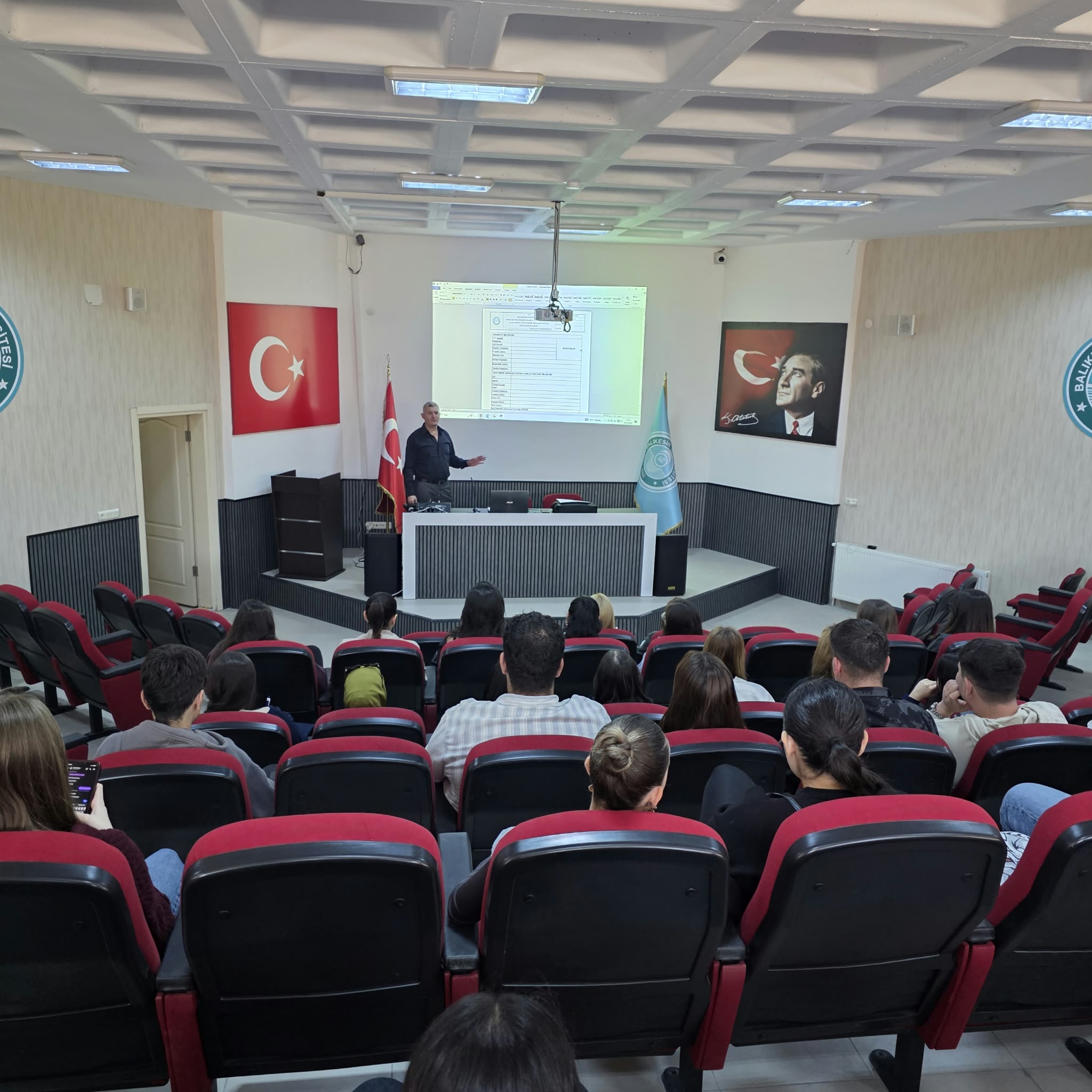 Lojistik Programı Öğrencilerine Yönelik İşletmede Mesleki Eğitim Bilgilendirme Toplantısı Gerçekleştirildi