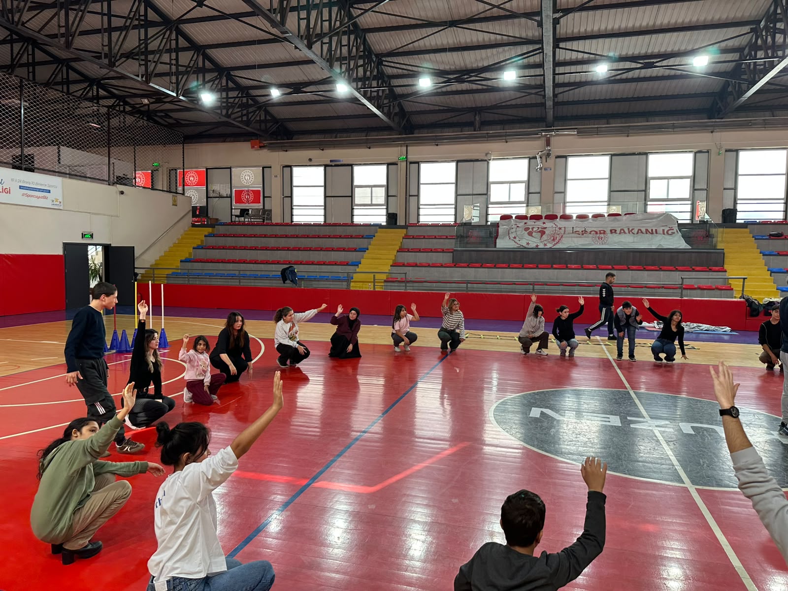 Havran Meslek Yüksekokulu Öğrencilerinden Anlamlı Etkinlik. Özel Öğrencilerle Sporun Birleştirici Gücünde Buluştular 2